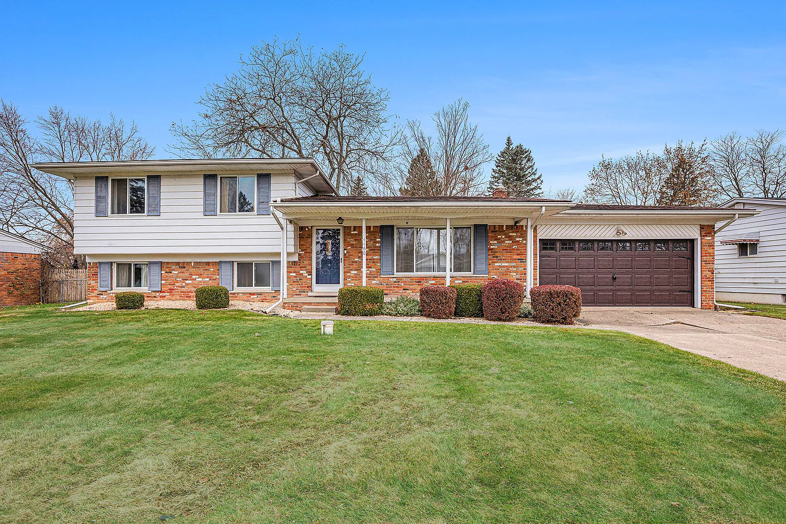4460 Saint Martins Dr photo 1