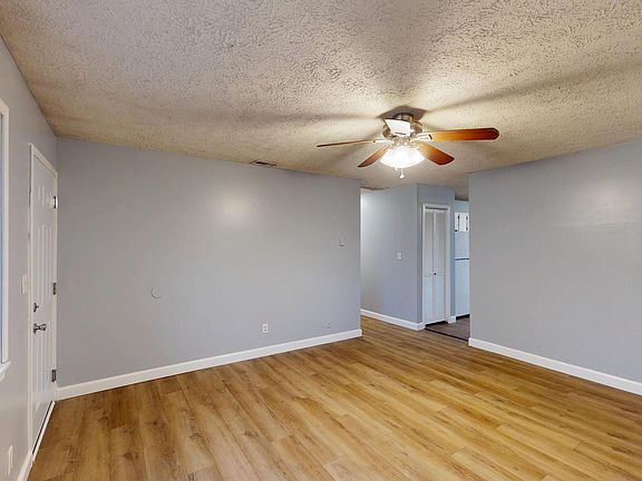 5th image of 3311 Remington Dr