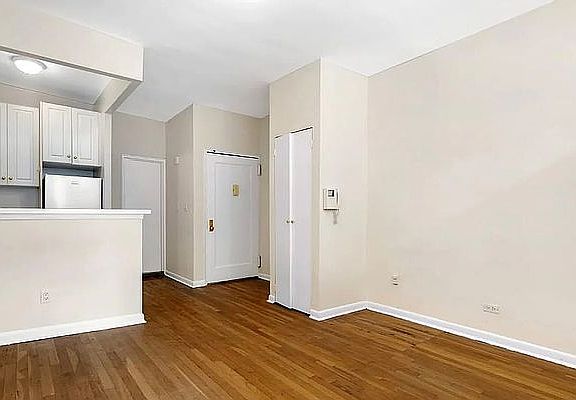 3rd image of 417 W 56th St #D1