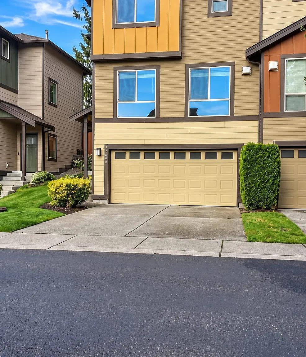 3 bed, 1915 sqft, $3,500 — Photo 1