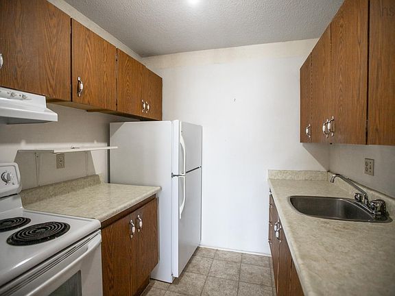 4th image of 5572 N Ridge Rd #1107