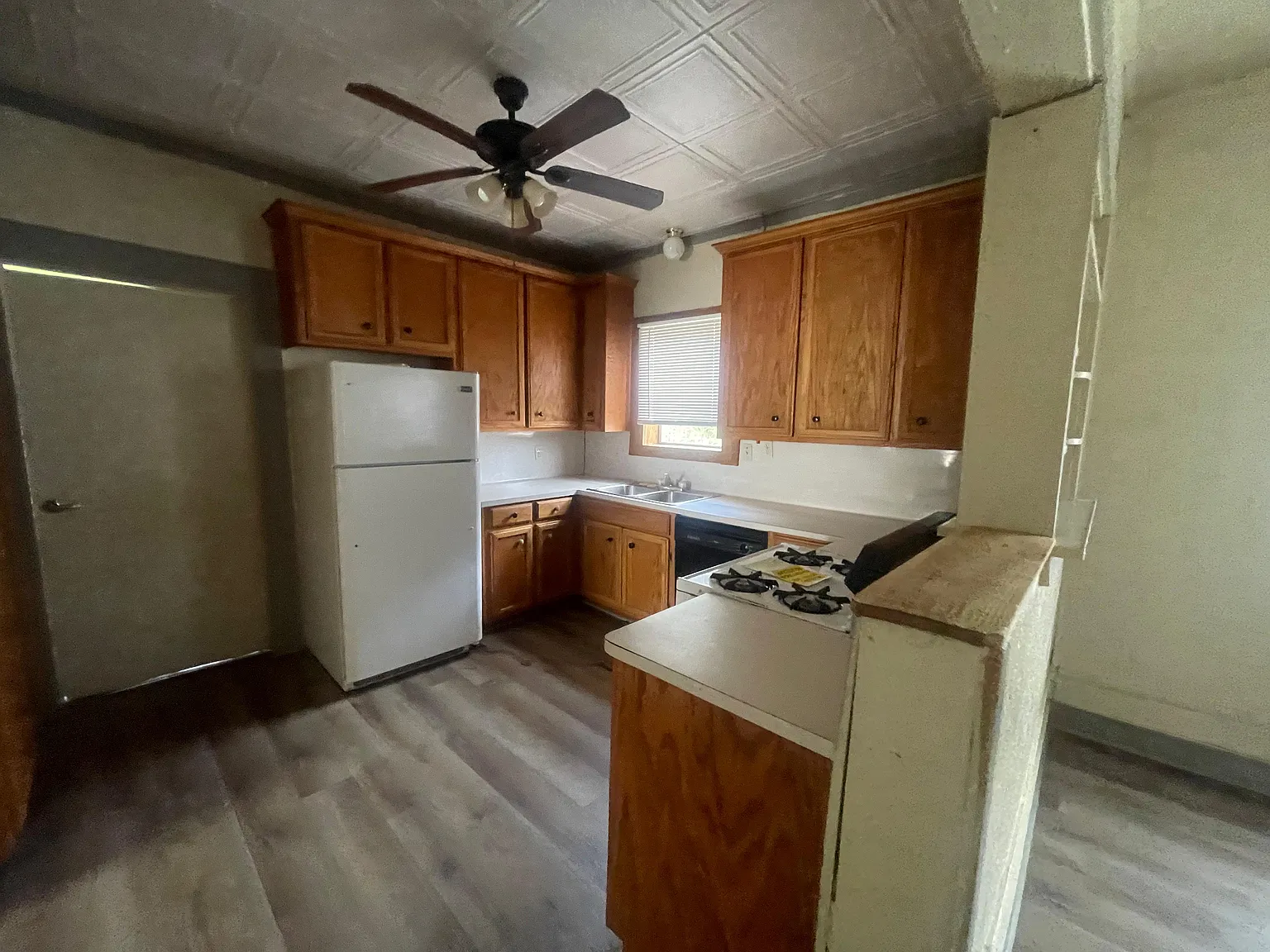 2 bed, 1110 sqft, $1,050 — Photo 3