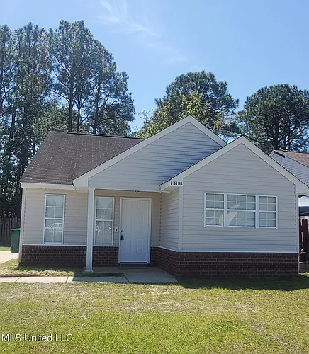 13181 Warren Dr Photo 1