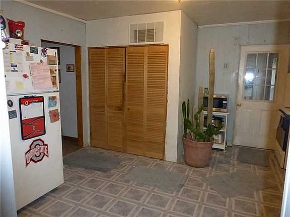 5th image of 410 E Mulberry St