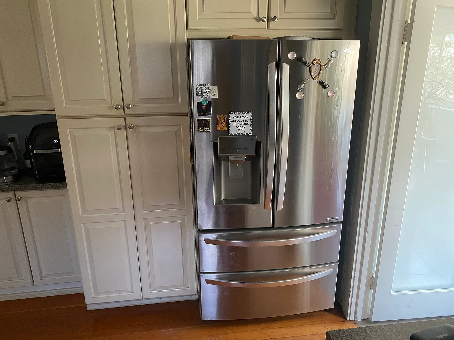 4 bed, 2.5 bath, 2800 sqft, $2,500 — Photo 4