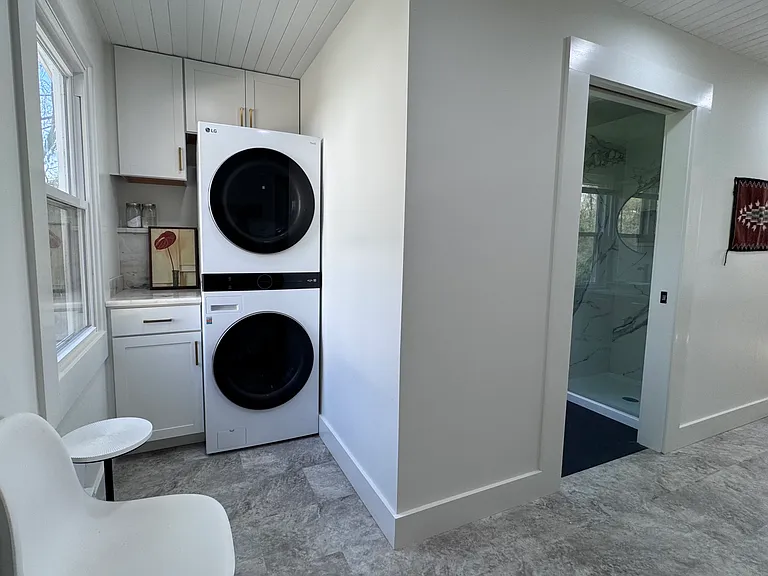 210 Warren St — Photo 14