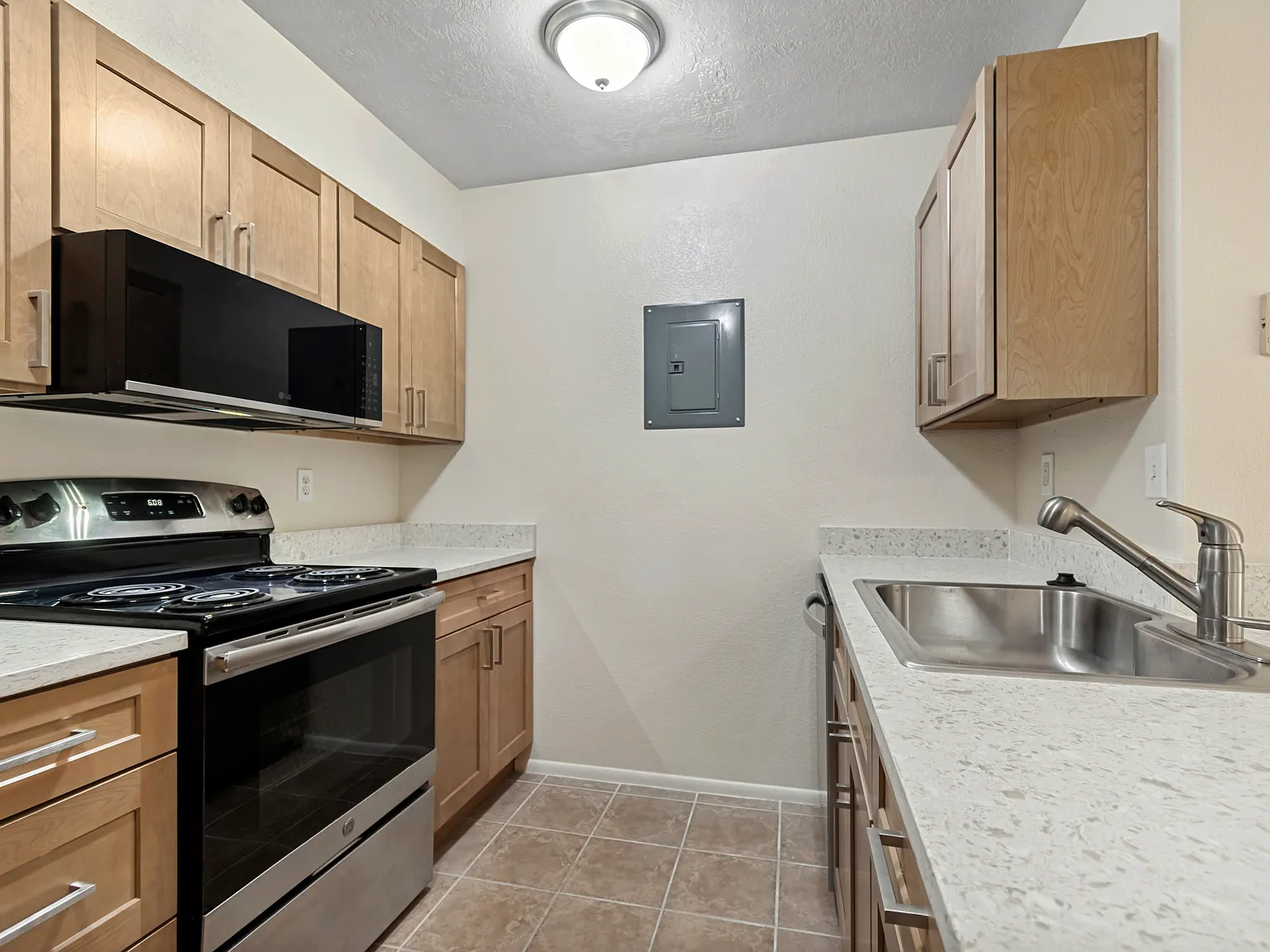 2 bed, 648 sqft, $1,650 — Photo 1