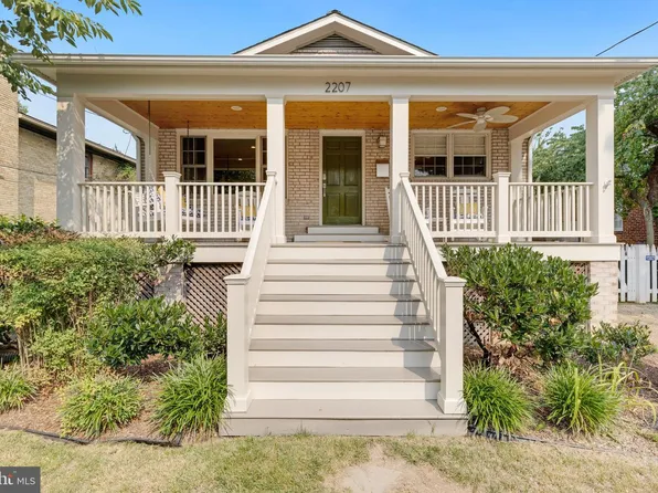 2207 N Kenmore St, Arlington, VA 22201