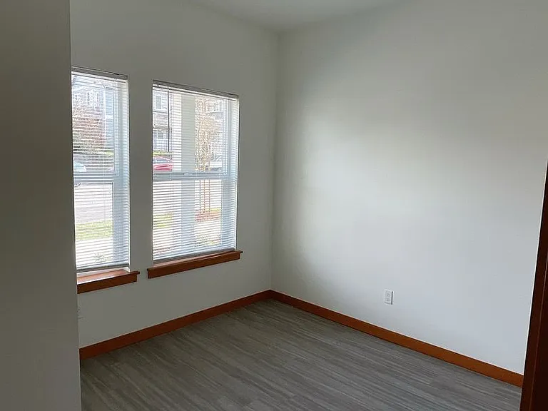 1205 N Garden St — Photo 27