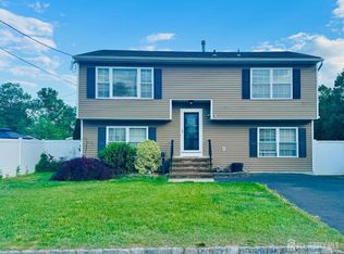 9 Shupin St, Spotswood, NJ 08884