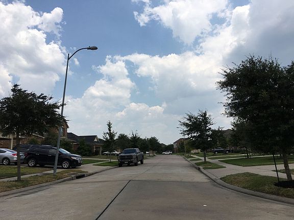 5th image of 2014 Bluff Hollow Ln