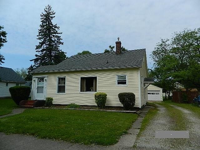 1st image of 715 S 14th St