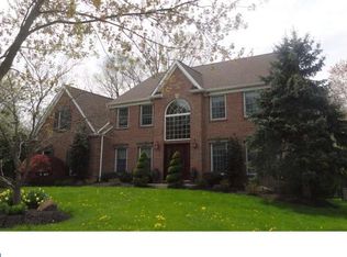 1615 Forest Creek Dr, Blue Bell, PA 19422