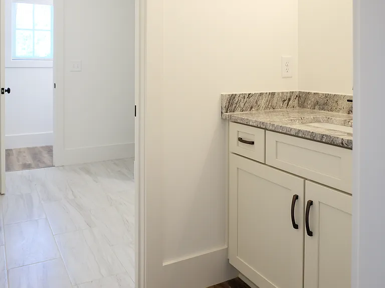 2824 Valley Rd — Photo 18