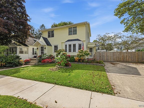 3rd image of 24 Seneca Ave