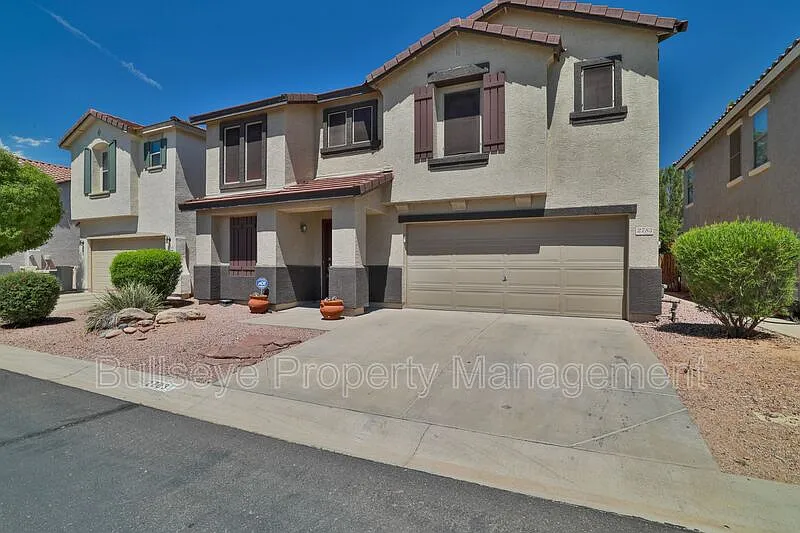 4 bed, 2.5 bath, 2260 sqft, $2,595 — Photo 4