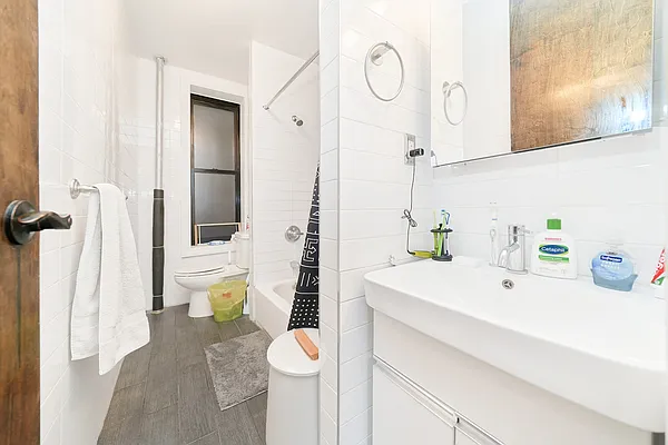 Rented by Living New York | media 8