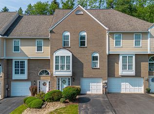 537 Lakewood Dr, Monroeville, PA 15146