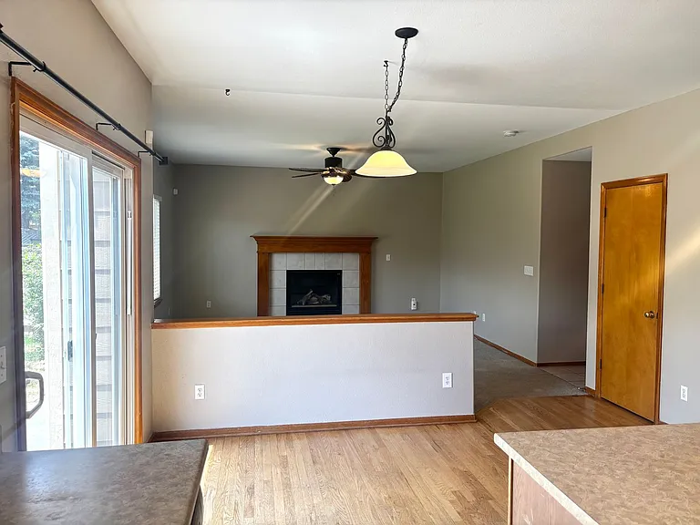 10318 Ravenswood Ln — Photo 5