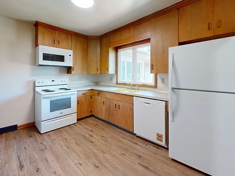 713 Stanton Ave — Photo 6