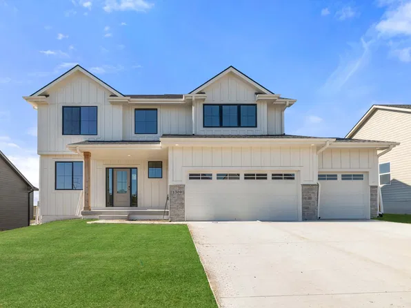 1309 Lincoln Ct, Norwalk, IA 50211