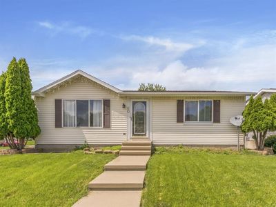 60 Deerwood Ct SW, Cedar Rapids, IA, 52404