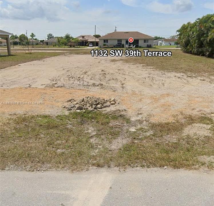 2nd image of 1132 SW 39th Ter