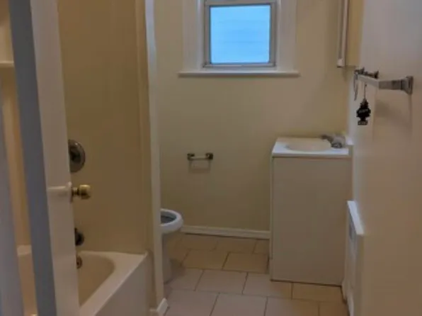 239 Bayview Avenue image 5 of 20