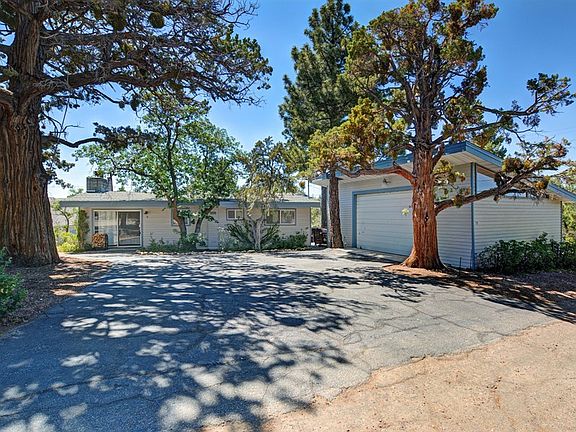 2nd image of 773 Villa Grove Ave