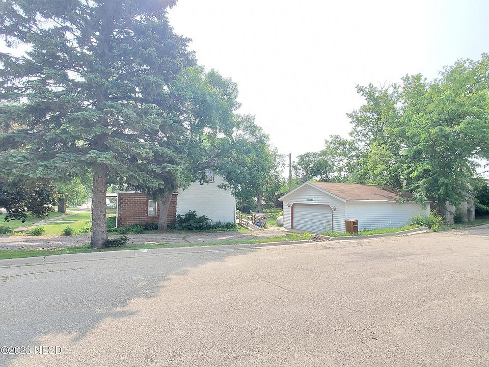 416 W Oak St, Sisseton, SD 57262 Zillow
