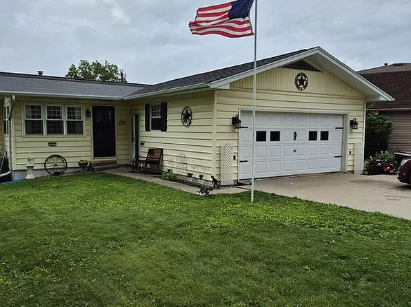 212 Rainbow Dr, Marshalltown, IA 50158
