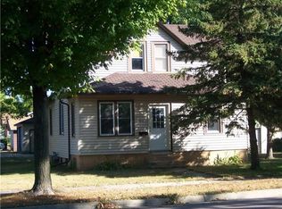 1605 10th St E, Glencoe, MN 55336
