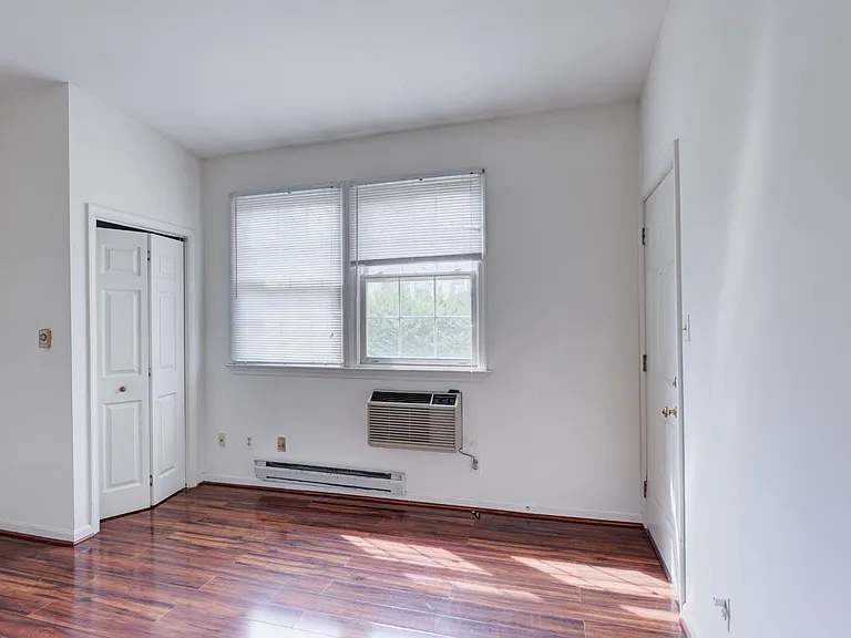 2614 41st Street NW — Photo 34