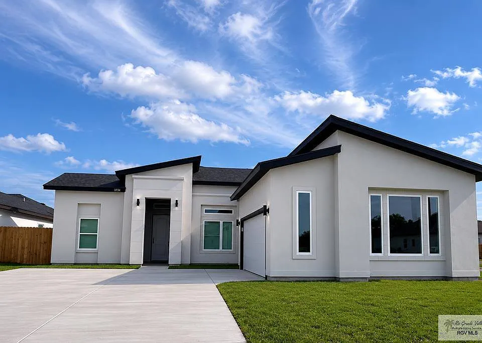 3730 Avenida Residencial