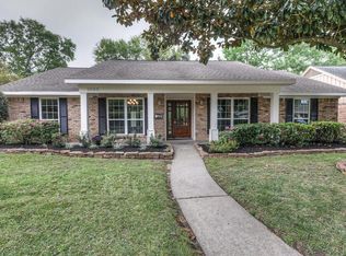 1055 Thornton Rd, Houston, TX 77018