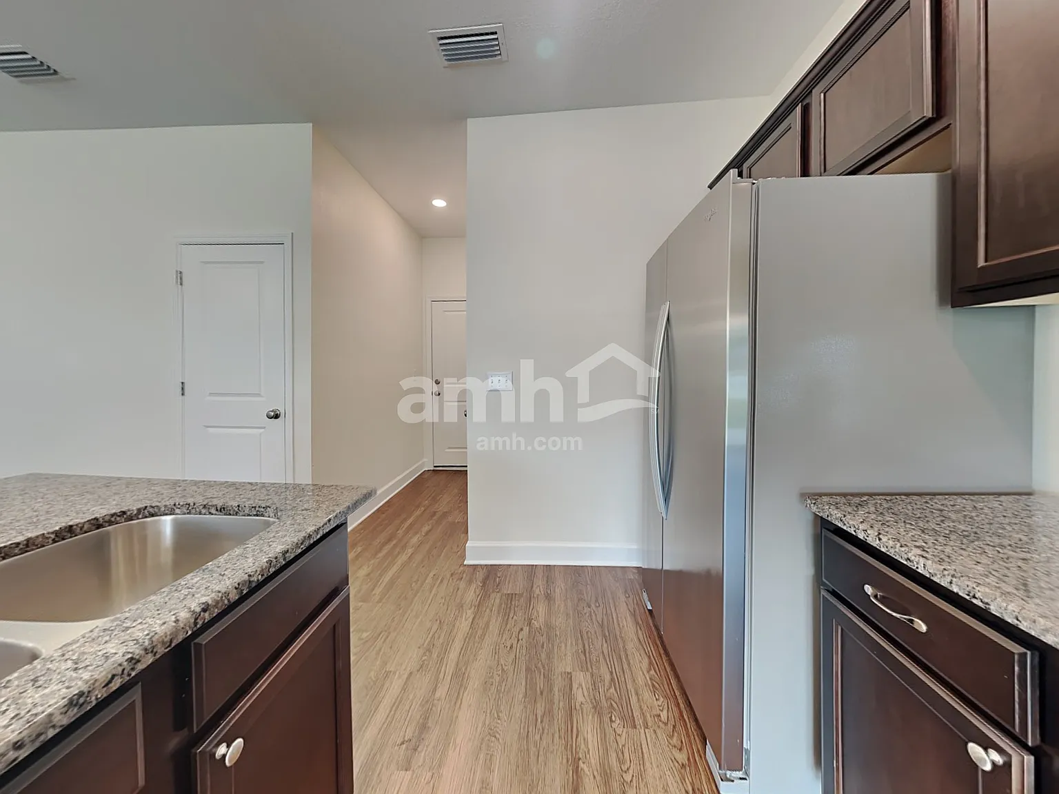 3 bed, 2.5 bath, 1884 sqft, $2,700 — Photo 4