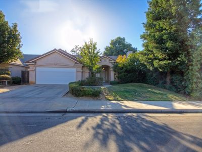 9766 N Sierra Vista Ave, Fresno, CA, 93720