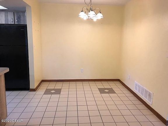 5th image of 972 Sandle Wood Dr