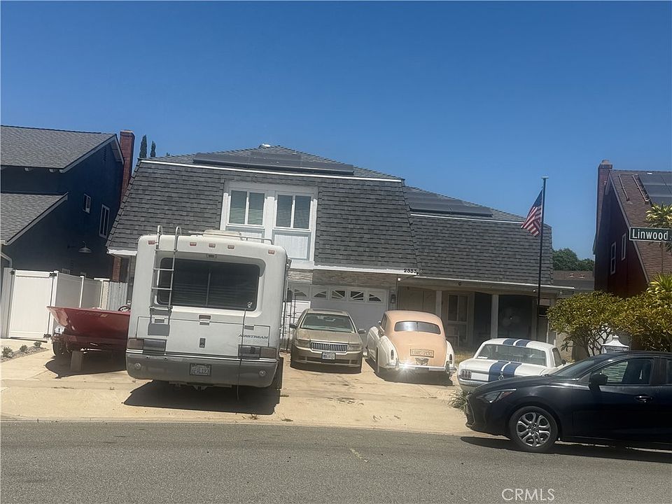 2nd image of 2333 N Linwood St