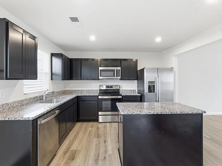 1104 Brimstone Way — Photo 15