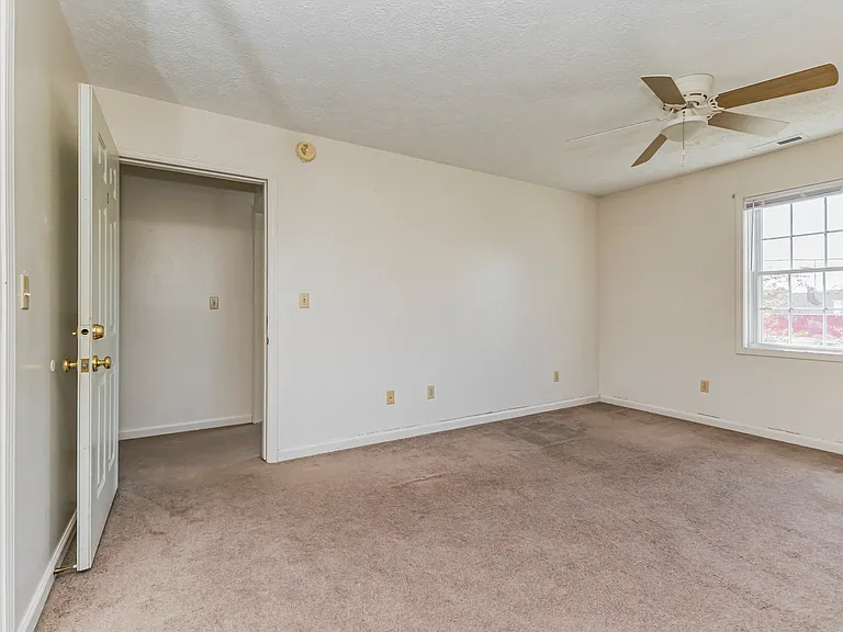 1620 W Jackson St — Photo 26
