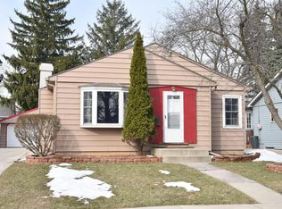 1517 13th Ave, Grafton, WI 53024