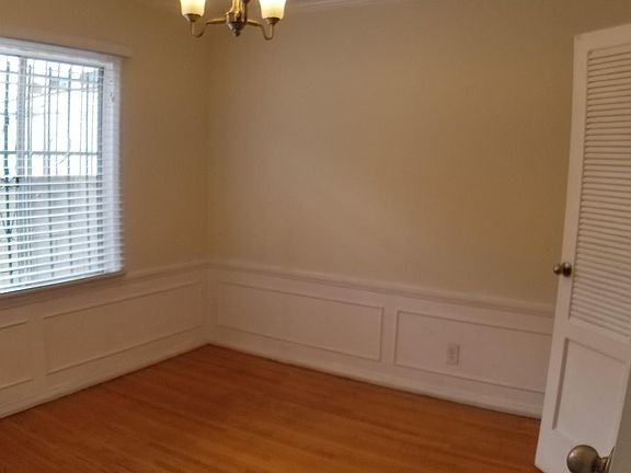 5th image of 933 S Sherbourne Dr