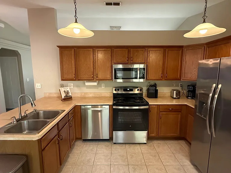 2240 SW 169th Pl — Photo 9