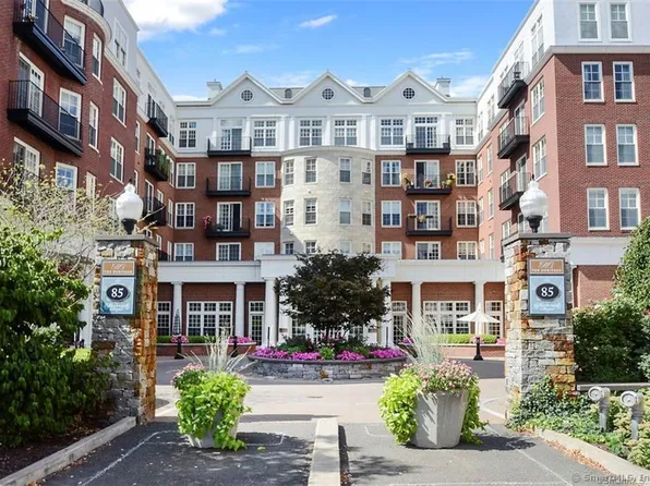 85 Memorial Road APT 302, West Hartford, CT 06107