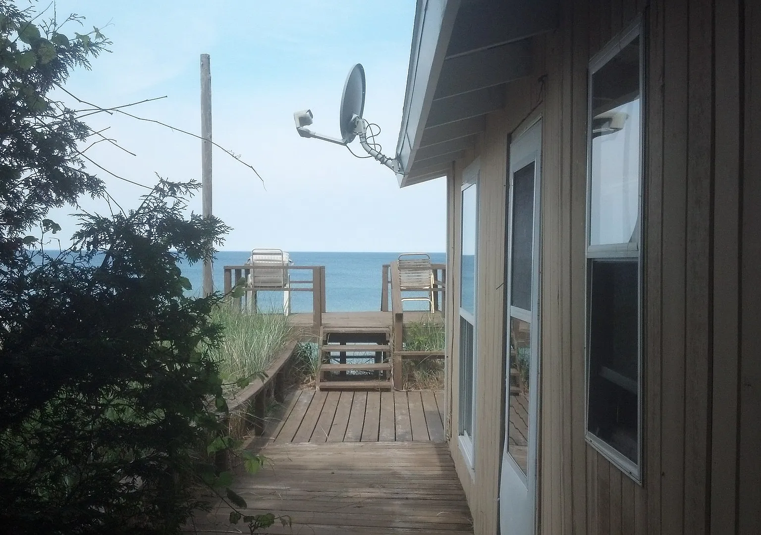 Rent Lakefront 3 Bedrm Cottage on Private Sandy Beach of Lake Michigan! — Photo 4