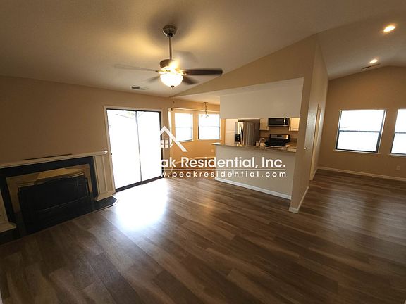 5th image of 4537 Fox Valley Cir