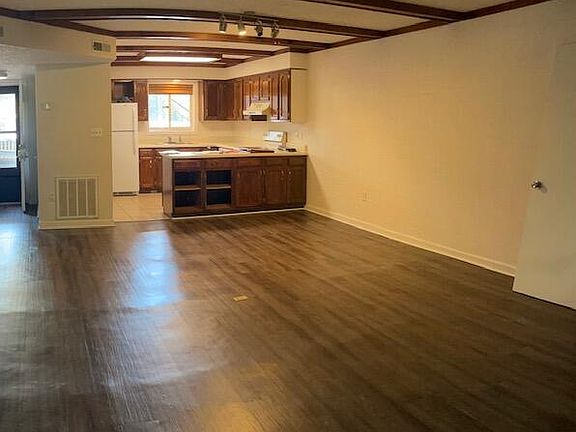 4th image of 221 Woodland Rd Unit 205