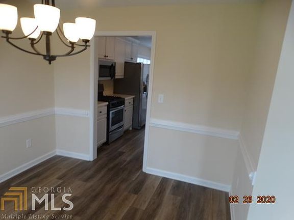 2nd image of 1347 Vine Cir