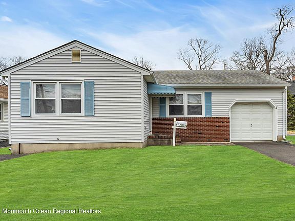 3rd image of 208 Trenton Ct